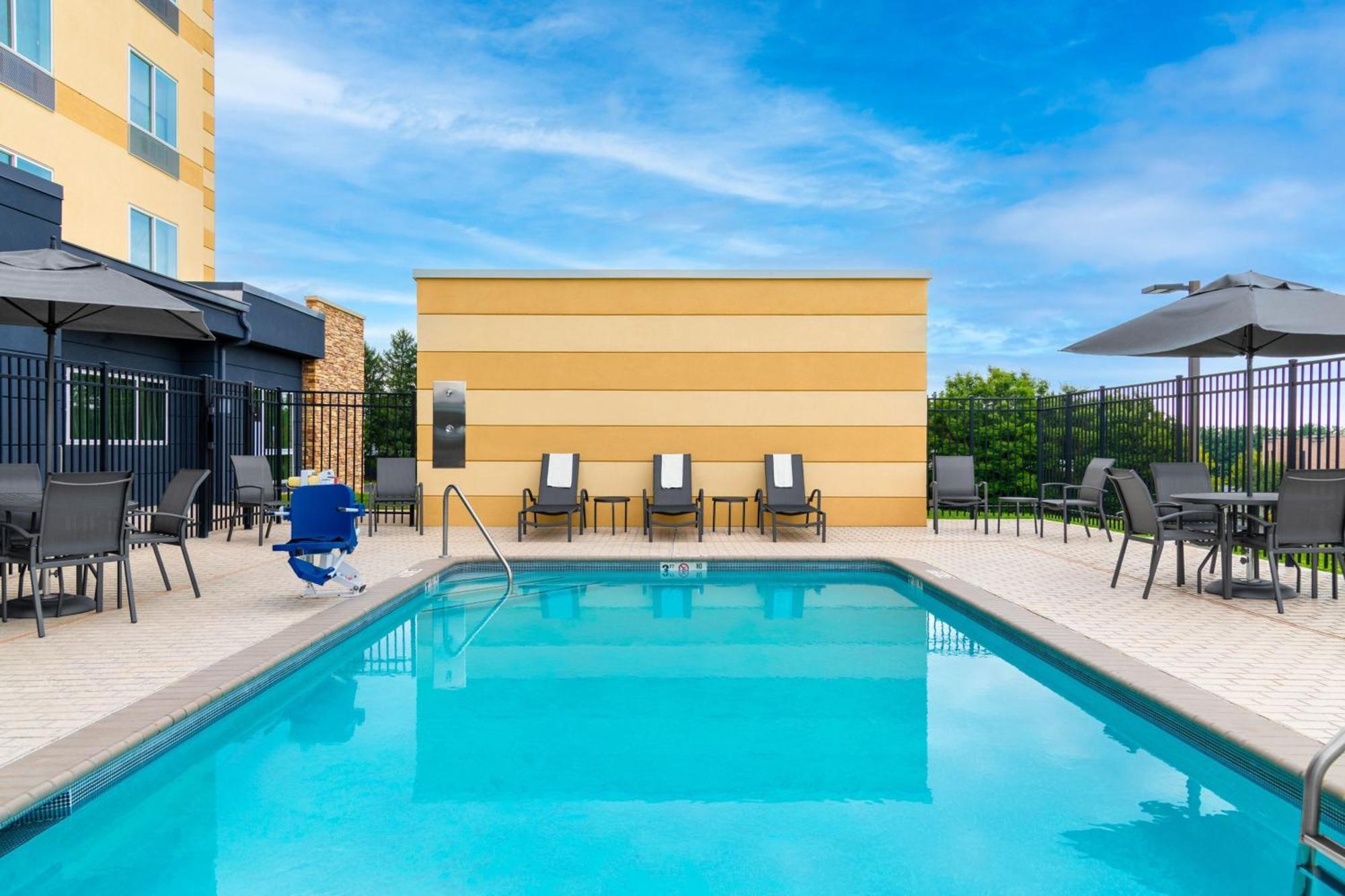 Fairfield Inn & Suites By Marriott Martinsburg Eksteriør bilde